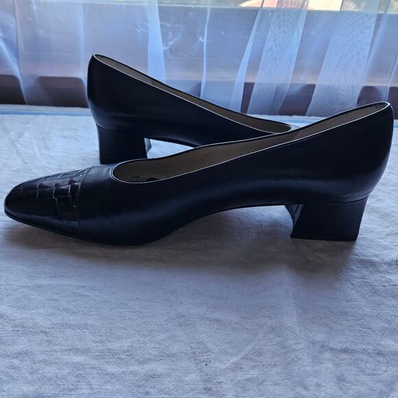 Van Eli Black Cap Toe Low Block Heel Shoes, SZ 12M - Picture 5 of 11